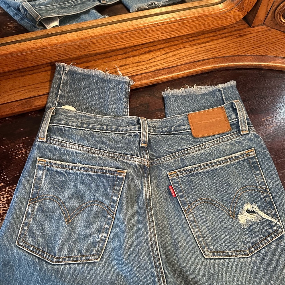Levi's Wedgie Distressed Blue Cropped Jeans